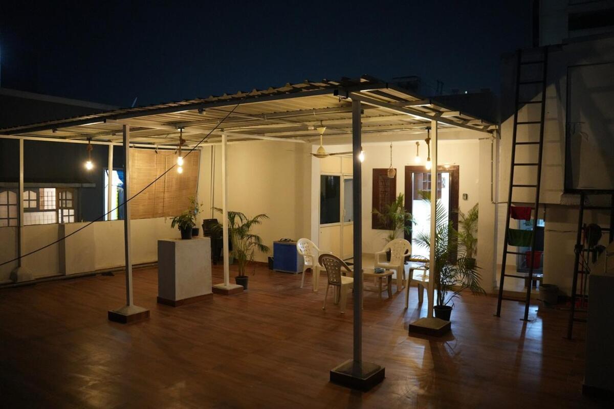 Flat In Gachibowli, Entire Floor-your Instant * Hyderabad