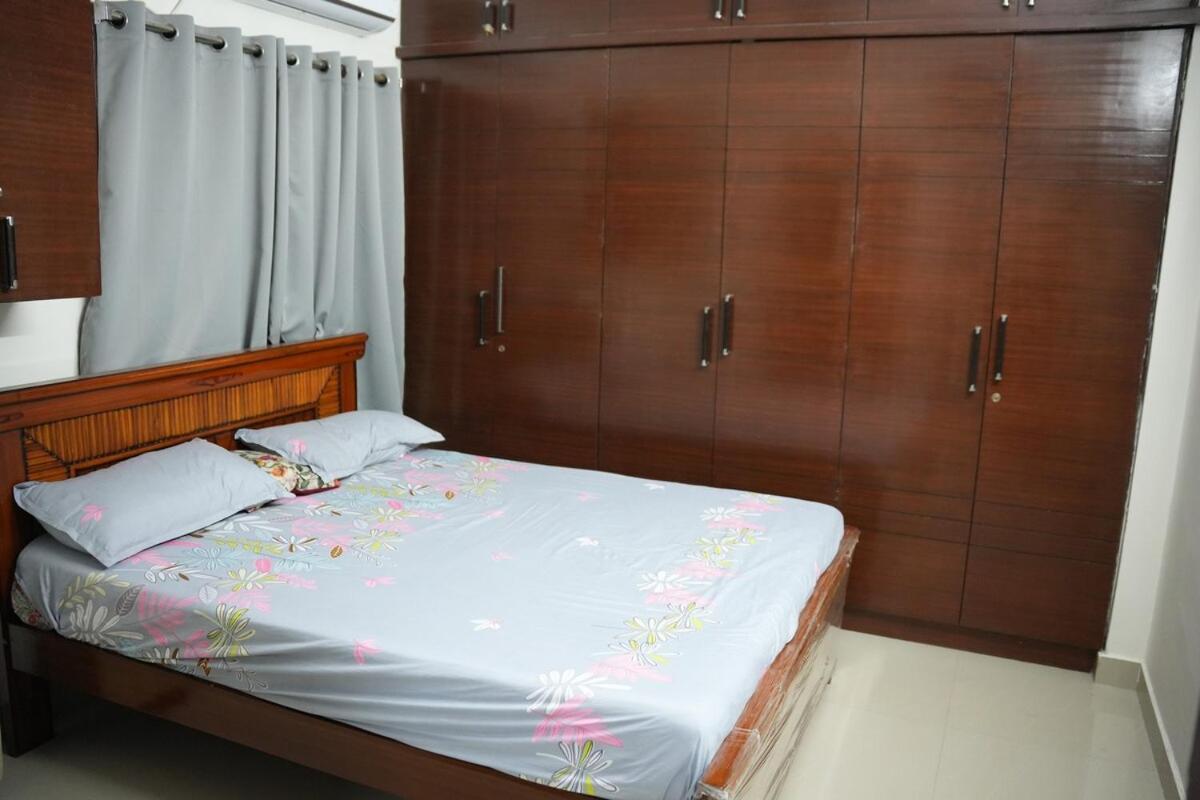 Flat In Gachibowli, Entire Floor-your Instant * Hyderabad