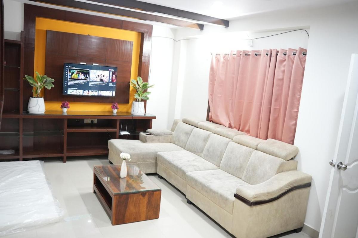 Flat In Gachibowli, Entire Floor-your Instant Apartment